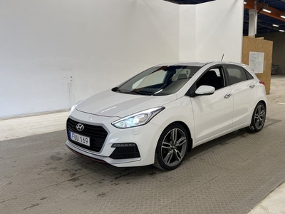 Hyundai i301.6 Turbo Sport Kamera Navi Rattvärme 2015, Halvkombi