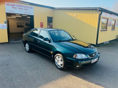 Toyota Avensis Liftback 1.8 VVT/Ny besiktigat/servad/LÅGMIL