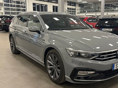 Volkswagen Passat2.0 Drag Navi Backkam 4Motion Elegance 2022, Crossover