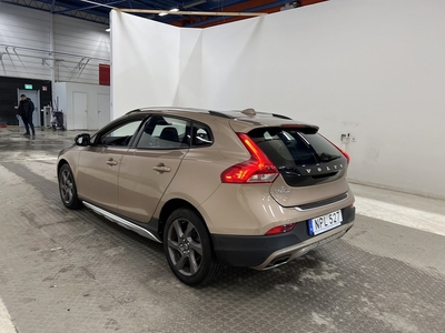 Volvo V40 Cross Country D2 Summum VOC D-värme Skinn Navi