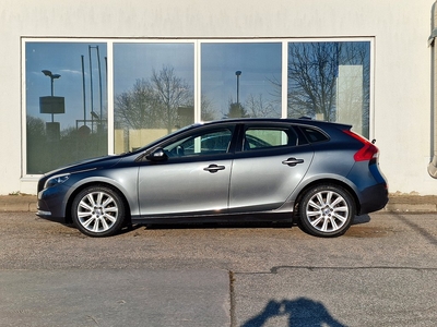 Volvo V40 D2 Kinetic/Ny Servad/PDC/VOC/