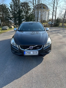 Volvo V60 T3 Momentum, R-Design Euro 5, Bytt Kamrem