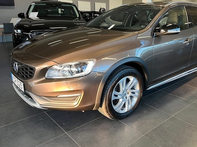 Volvo V60Cross Country D4Geartronic Momentum Euro 6 Oncall 2016, Kombi