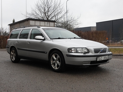 Volvo V70 2.4 T Manuell 140hk Business DRAGKROK AC