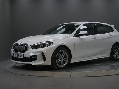 BMW 118i M Sport Drag HIFI 2021, Halvkombi