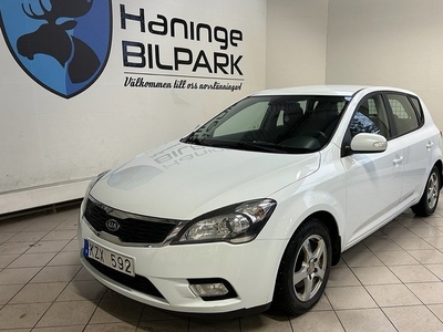 Kia Cee´dCEED cee'd 1.6 CRDi Euro 5 KAMKEDJA 2011, Halvkombi