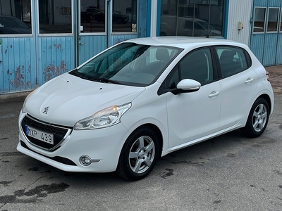 Peugeot 208 5-dörrar 1.4 HDi Nyservad