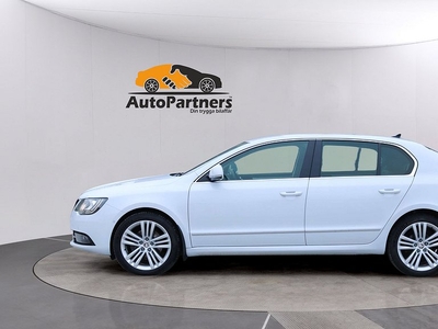 Skoda Superb 2.0 TDI 4x4 DSG fj.Dvärm Drag NAVI Alcantara 0%