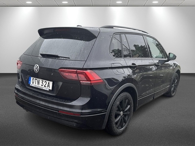 Volkswagen Tiguan 2.0 TDI 4M R-Line Black Drag Värmare 190hk