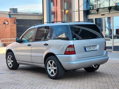 Mercedes-Benz ML 430 V8 272hk |18600mil|7-Sits |Svensksåld