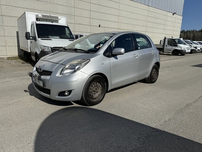 Toyota Yaris 5-dörrar 1.33 Dual Ny besiktigad VVT-i 99hk