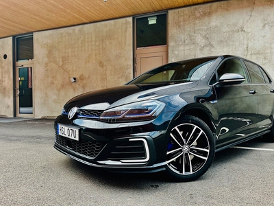 Volkswagen Golf |GTE|Euro 6|Sensorer|applecarplay|cockpit