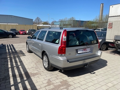 Volvo V70 2.4 Business 140hk | Drag SoV-hjul M-värmare