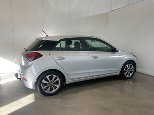 Hyundai i20 1.4 Premium Euro 6 / Drag