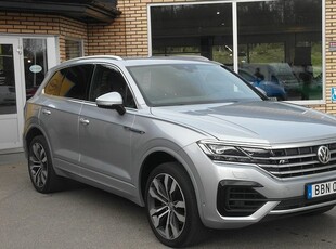 Volkswagen Touareg3.0 V6 4x4 Comfort R-Line Driver-assist Executive Offroad 2019, SUV