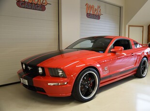 Ford Mustang GT Coupe 4.6L 305 hk 5 vxl manuell Fin bil!