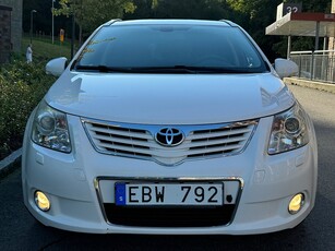 Toyota Avensis Kombi 1.8/Business/Drag/värmare Navi 147HK