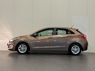 Hyundai i30 5-dörrar 1.6 CRDi Business Euro 5 ny servad&besiktad