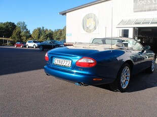 Jaguar XK 8 4,0 Convertible, lågmil, sv såld, kanonfärg!