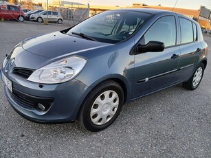 Renault Clio Halvkombi 1.2/Besiktad/Nyservad/Drag