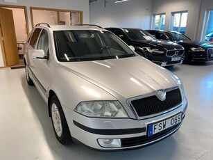 Skoda Octavia Kombi 2.0 FSI Drag Webasto Nyservad Nybes