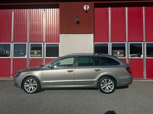 Skoda Superb Kombi 2.0 TDI 4x4 Elegance D-värmare Drag