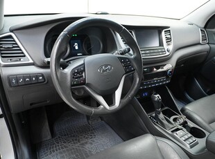 Hyundai Tucson 2.0 4WD Drag B Kam Pano Navi