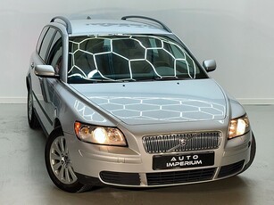 Volvo V50 2.4 Dragkrok Låga Mil Nyservad S&V 2-Ägare 140hk