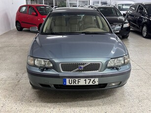 Volvo V70 2.4 Business I NY SERVAD