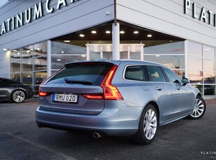 Volvo V90 T4 Momentum Advanced / VOC / Värmare / Nav