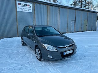 Hyundai i30 1.6 Euro 4/Ny Besiktad/Ny Kamkedja/Ny Servat/USB