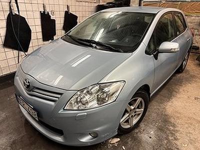 Toyota Auris 5-dörrar 1.4 D-4D Euro 5