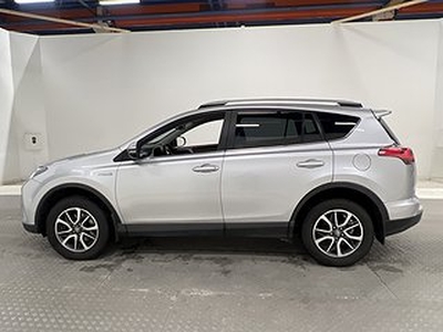 Toyota RAV4 Hybrid 197hk Executive Kamera Skinn Navi Drag