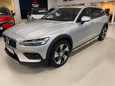 Volvo V60 Cross Country B4 AWD Momentum 197hk Automat