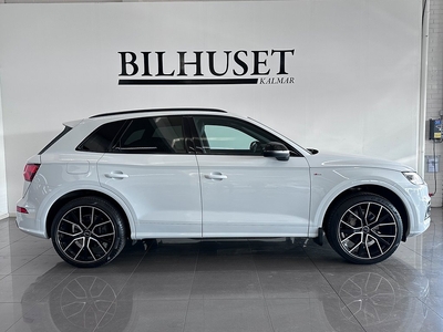 Audi Q5 2.0 TFSI quattro*S-line*Värmare*21'' Fälg* Låga mil