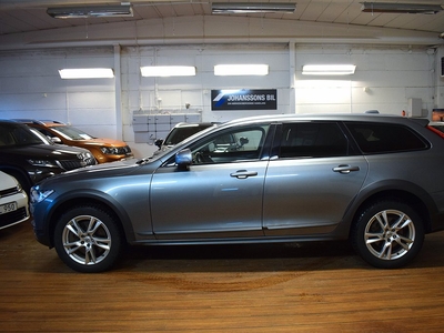 Volvo V90 Cross Country D4 AWD Momentum 190hk Luftfjädring