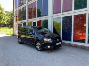 Volkswagen Touran 1.4 TSI Automat 7 Sits Panorama GPS Kamera Räntefritt Masters