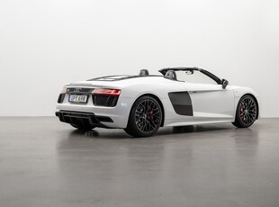 Audi R8 Spyder 5.2 V10 FSI quattro S Tronic - låga mil!