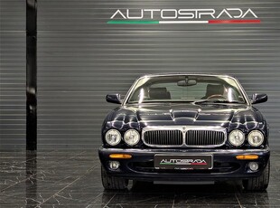 Jaguar XJ 3.2 V8 | Executive | Automat | Läder | 237 hk |