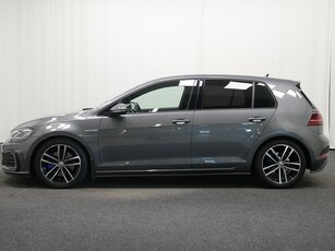 Volkswagen Golf GTE DSG 204hk