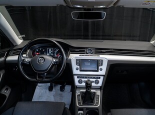 Volkswagen Passat Sportscombi 2.0 TDI D-Värm B-kamera Drag