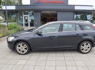 Volvo V60D3 Summum Aut VOC Skinn Drag Svensksåld 2011, Kombi