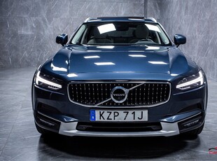 Volvo V90 Cross Country D4 AWD Pano B-kamera Skinn Drag VOC