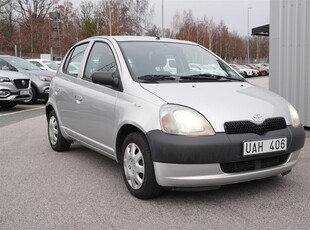 Toyota Yaris 1.0 VVT-i 68hk 5-D Låga Mil Vinterhjul Besiktad