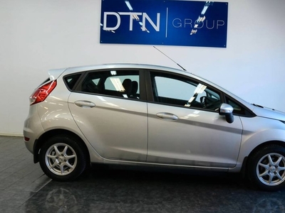 Ford Fiesta5-dörr 1.25 Fullservad Välvårdad Låga mil Euro 6 2013, Halvkombi