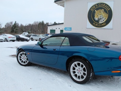 Jaguar XK8 Convertible 4.0 V8 2001, Cab