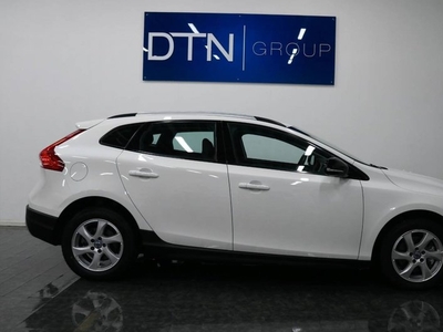 Volvo V40Cross Country D2 Momentum M-värme Nybes Nyserv VoC 2015, Kombi