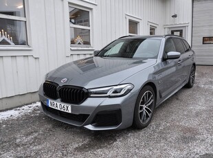 BMW 530e xDrive Touring M Sport Nav Drag Display Key Moms