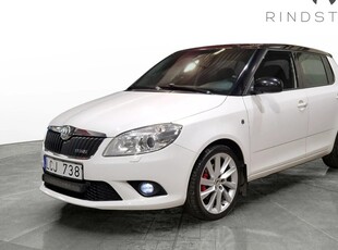 Skoda Fabia1.4 TSI DSG RS PDC M-VÄRM 0.52L MIL 2011, Halvkombi