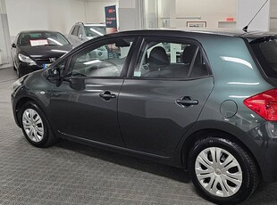 Toyota Auris 5-dörrar 1.6 Dual VVT-i JULREA 69.900:-